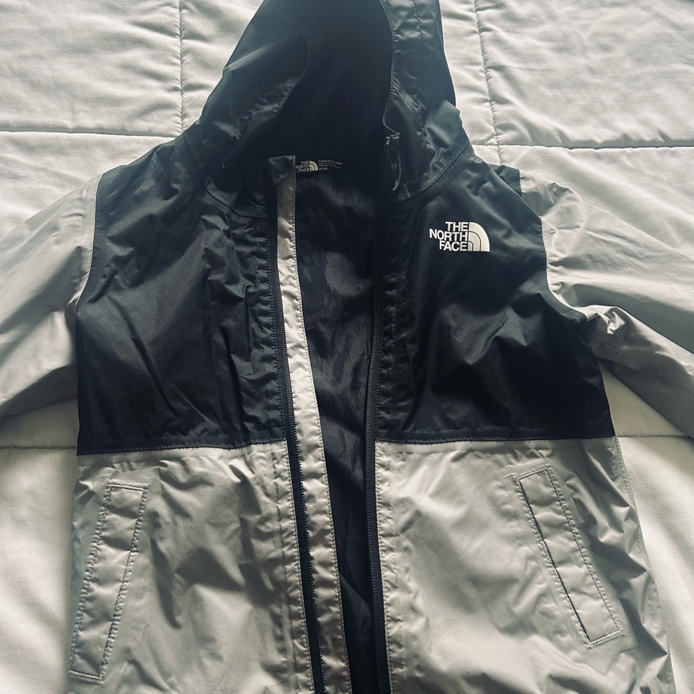 The North Face Two-Tone Black and Gray Windbreaker